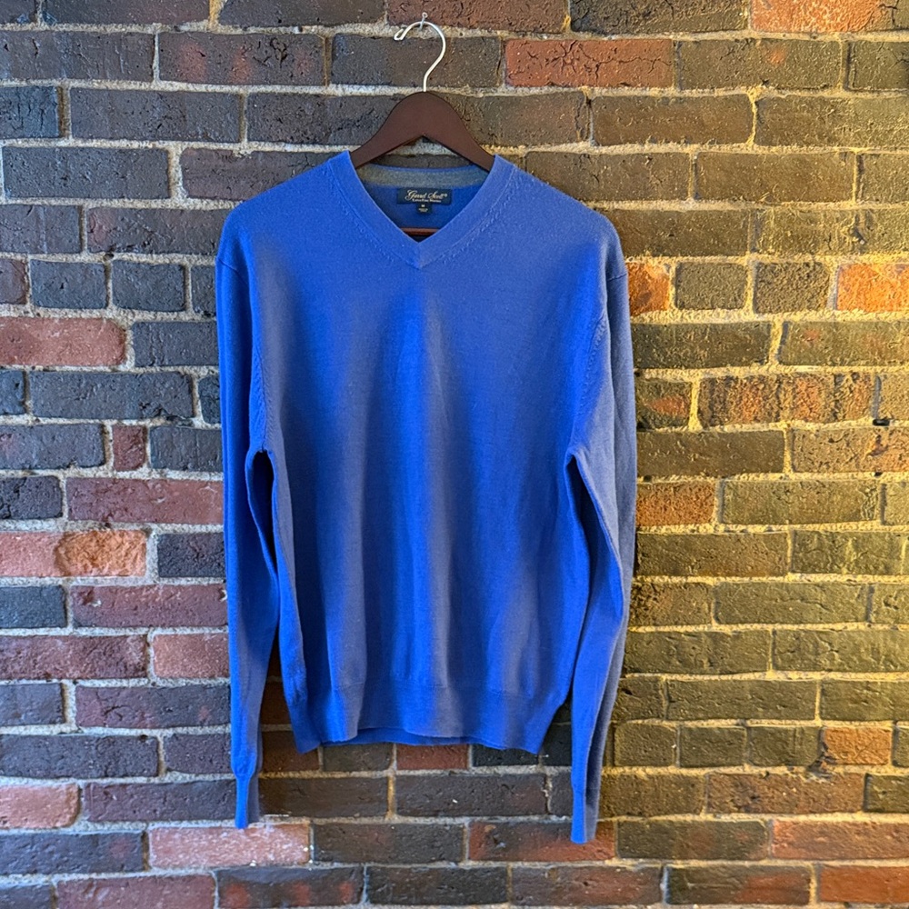 Men's Blue Merino Wool V-Neck Sweater, M